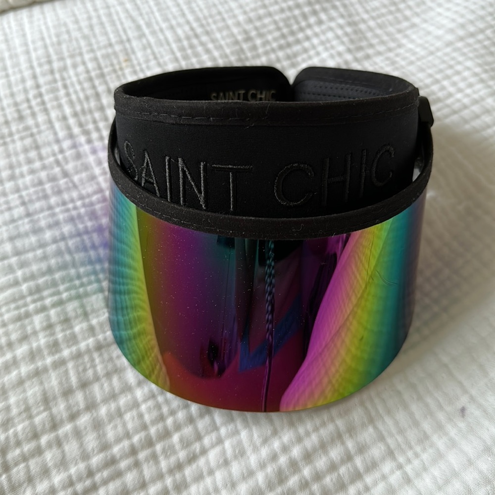 PAPARAZZI VISOR Saint Chic perfect for summer! UV screen